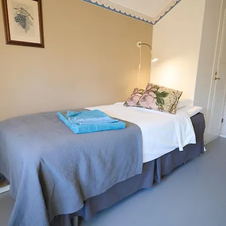 Liekorannan Majatalo- Kodinomaista Rautatieasemaa Vastapaeaetae *