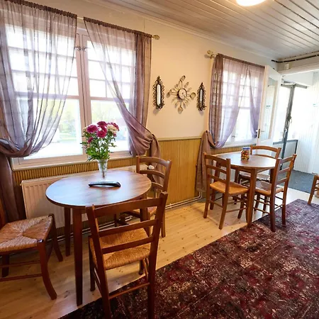 Liekorannan Majatalo- Kodinomaista Rautatieasemaa Vastapaeaetae Πανδοχείο