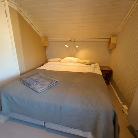 Liekorannan Majatalo- Kodinomaista Rautatieasemaa Vastapaeaetae Sastamala