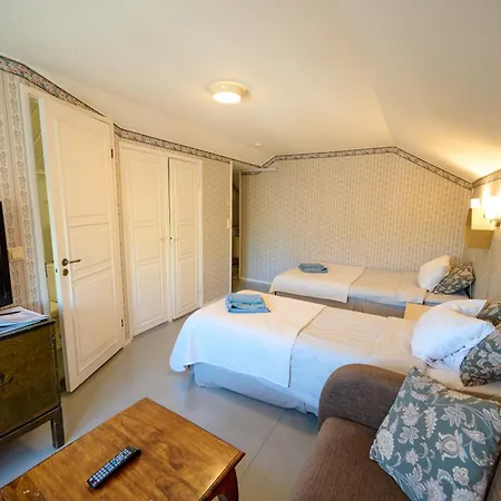 Liekorannan Majatalo- Kodinomaista Rautatieasemaa Vastapaeaetae