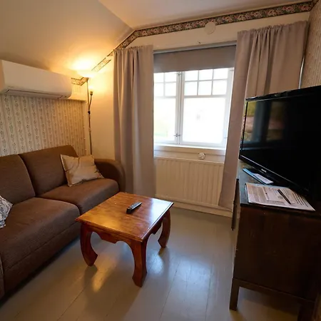 Liekorannan Majatalo- Kodinomaista Rautatieasemaa Vastapaeaetae Πανδοχείο Sastamala