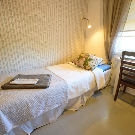 Liekorannan Majatalo- Kodinomaista Rautatieasemaa Vastapaeaetae