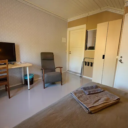 Liekorannan Majatalo- Kodinomaista Rautatieasemaa Vastapaeaetae Πανδοχείο