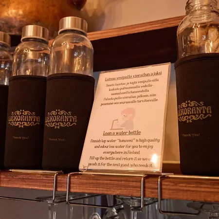 Liekorannan Majatalo- Kodinomaista Rautatieasemaa Vastapaeaetae Sastamala