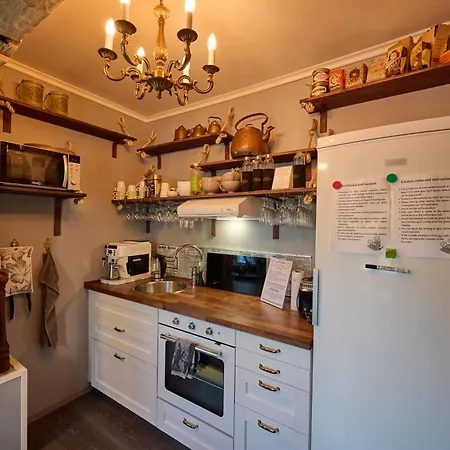 Liekorannan Majatalo- Kodinomaista Rautatieasemaa Vastapaeaetae * Sastamala