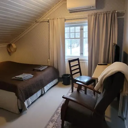 Locanda Liekorannan Majatalo- Kodinomaista Rautatieasemaa Vastapaeaetae